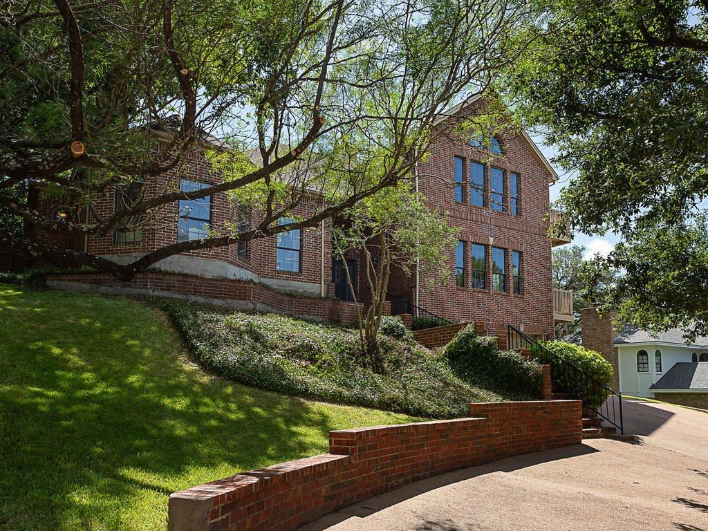 Crested Butte exterior in Austin