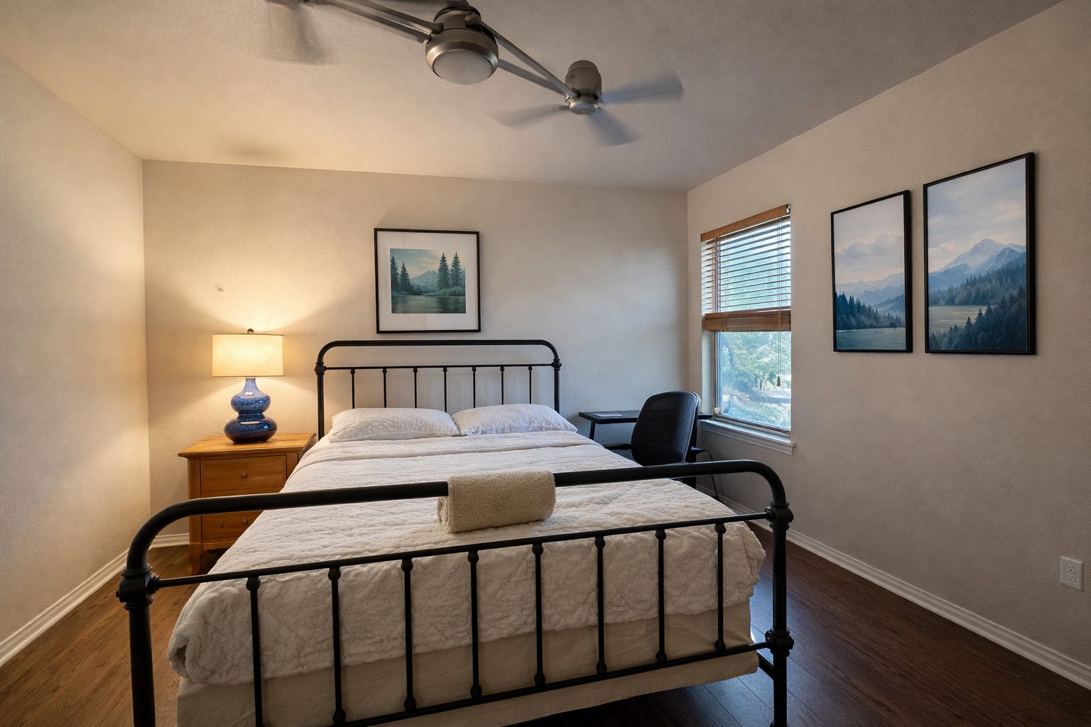 Room 4 · Queen Bedroom at Parmer–Samsung